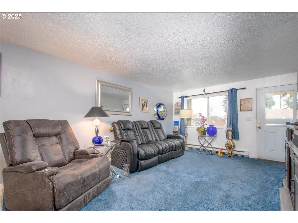 1591 Rainier Road Woodburn, OR 97071 - Photo 8 of 23 Gallery Image 8