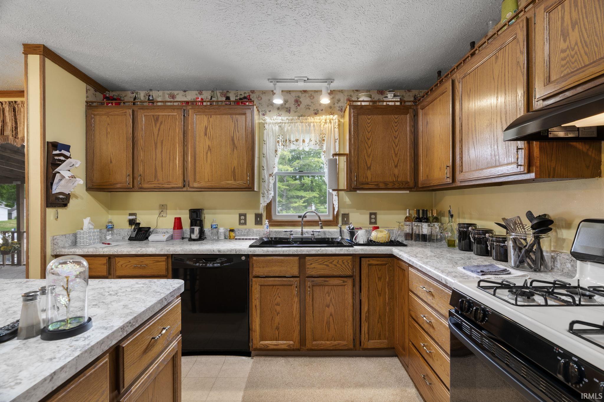 11016 North Landing Road Monticello, IN 47960 - Photo 13 of 35