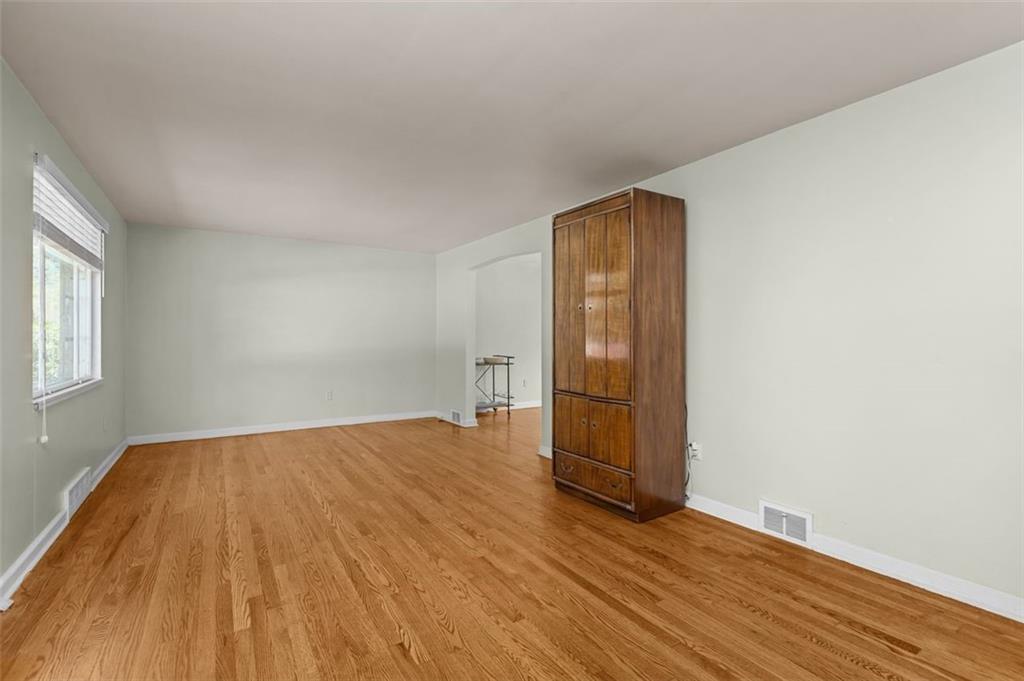 1151 Greentree Road Pittsburgh, PA 15220 - Photo 15 of 30 Gallery Image 15