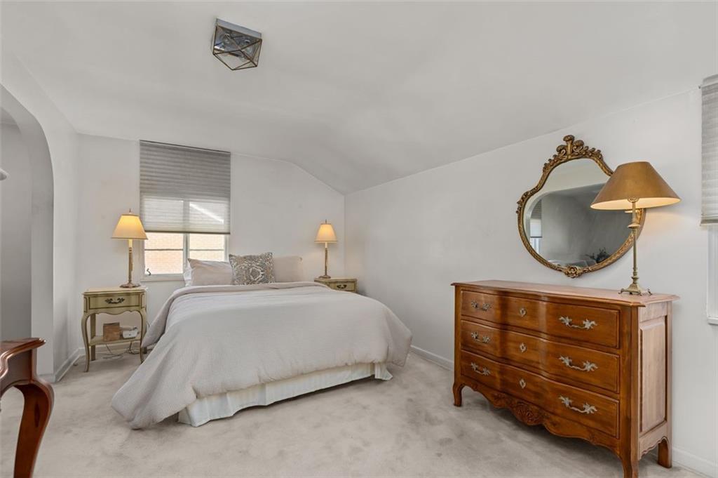 1151 Greentree Road Pittsburgh, PA 15220 - Photo 18 of 30 Gallery Image 18