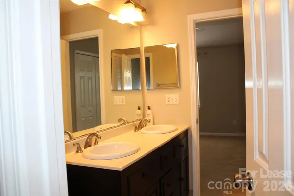 $1,500 | 10118 Frosty Lane, Charlotte, NC 28216