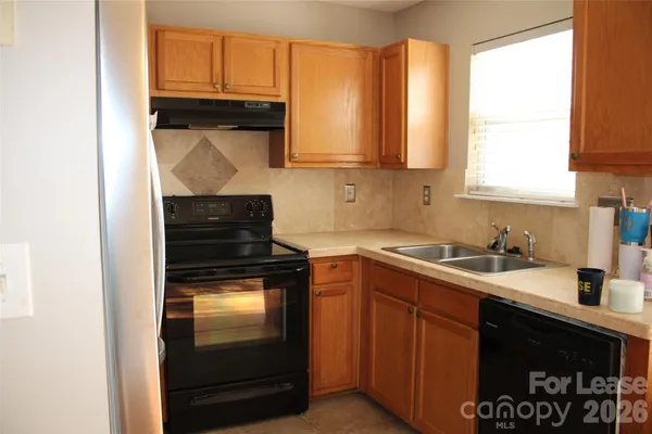 $1,500 | 10118 Frosty Lane, Charlotte, NC 28216