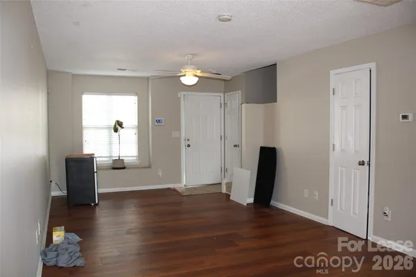 $1,500 | 10118 Frosty Lane, Charlotte, NC 28216