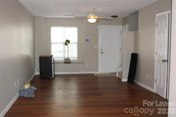 $1,500 | 10118 Frosty Lane, Charlotte, NC 28216