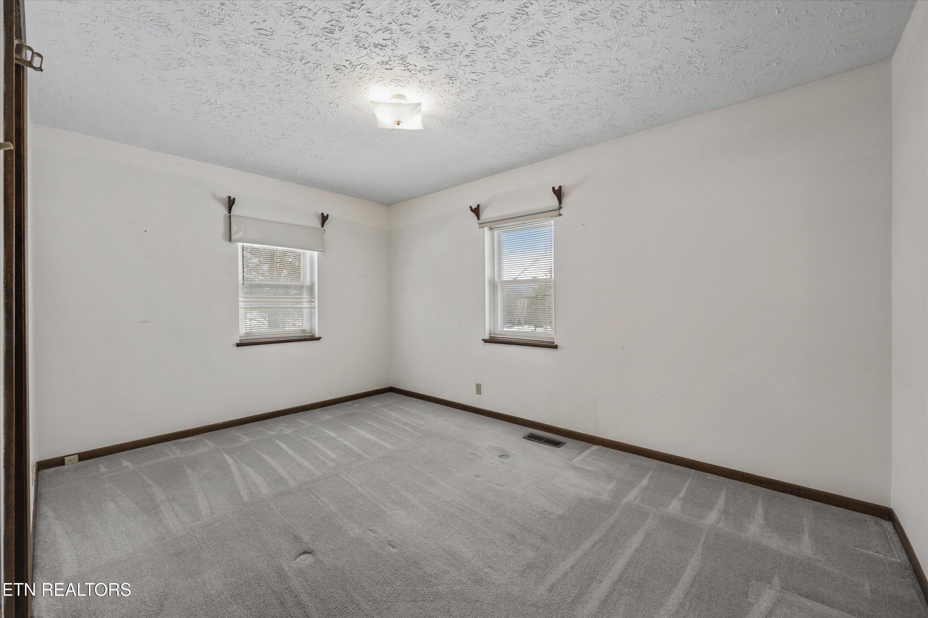 359 East Wolf Valley Road Heiskell, TN 37754 - Photo 16 of 40 359e-wolfvalley-rd-bedroom-1