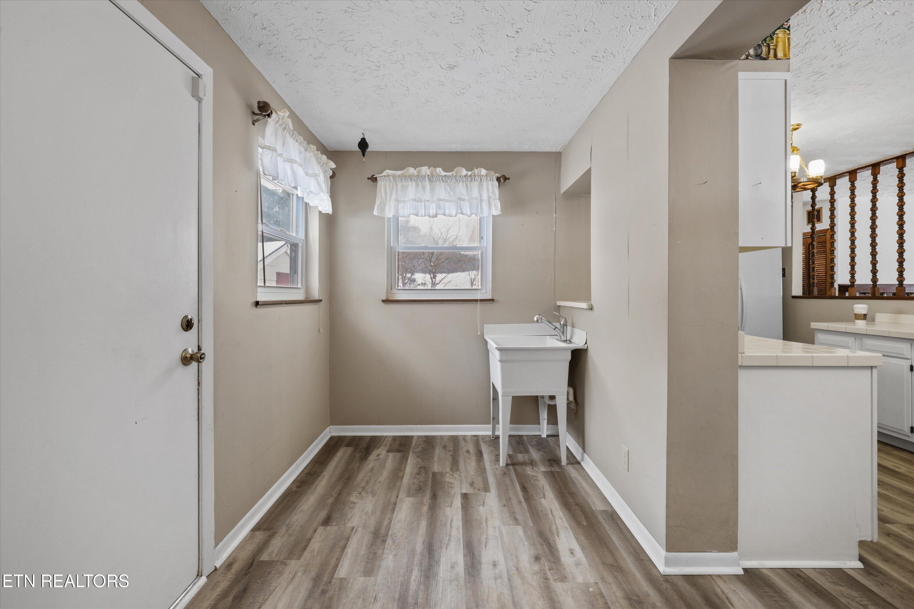 359 East Wolf Valley Road Heiskell, TN 37754 - Photo 10 of 40 359-wolfvalley-heisk-mudroom-sink