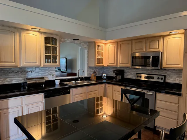 $439,900 | 3800 Amber Lane, Janesville, WI 53546