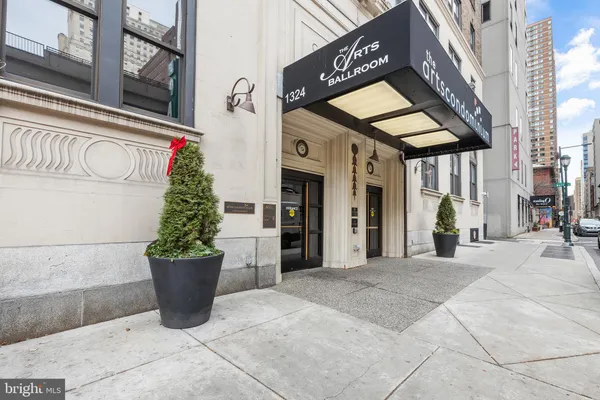 $1,195 | 1324 Locust Street, Unit 1019, Philadelphia, PA 19107