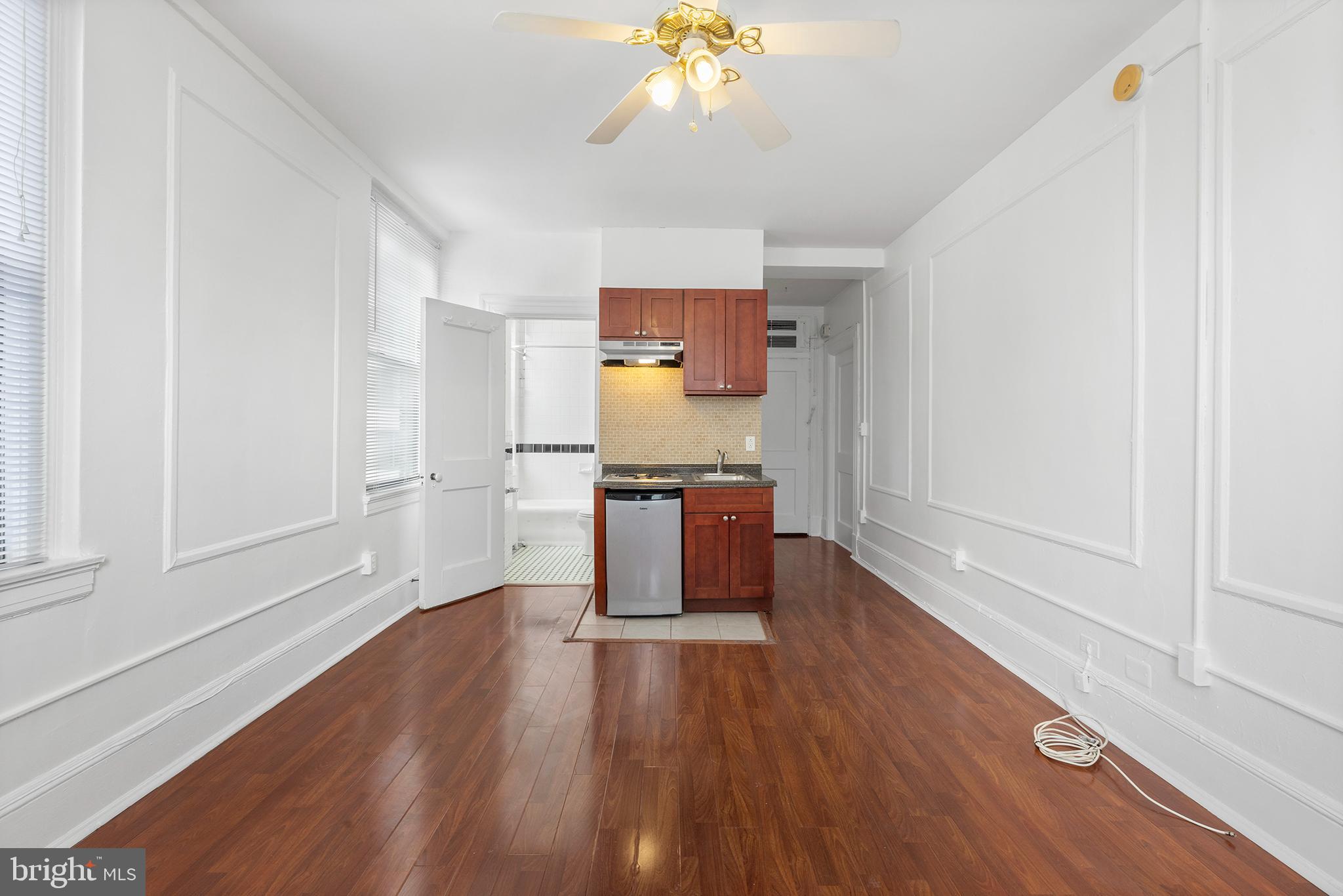 1324 Locust Street, Unit 1019 Philadelphia, PA 19107 - Photo 2 of 17