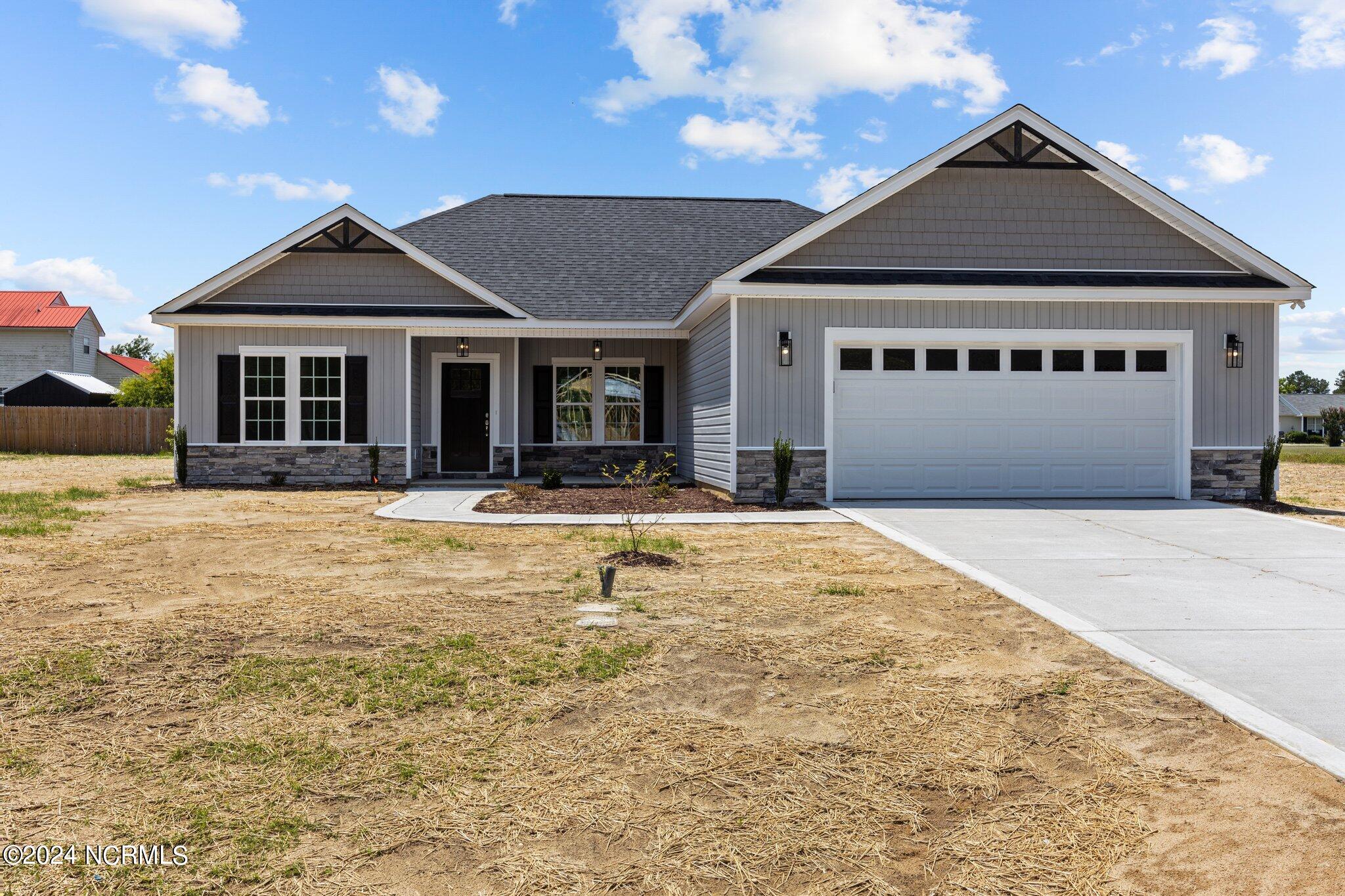 916 Aspen Ridge Court Deep Run, NC 28525 - Photo 1 of 39 1-web-or-mls-470A6252