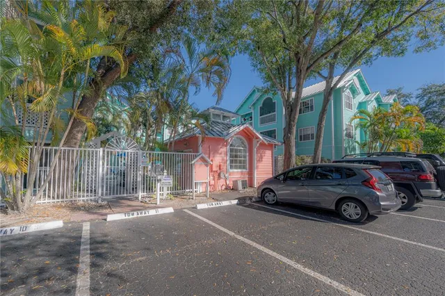 $2,200 | 3002 West Cleveland Street, Unit B11, Tampa, FL 33609