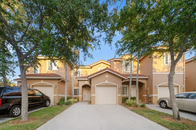 $389,999 | 21459 Southwest 86th Place, Cutler Bay, FL 33189