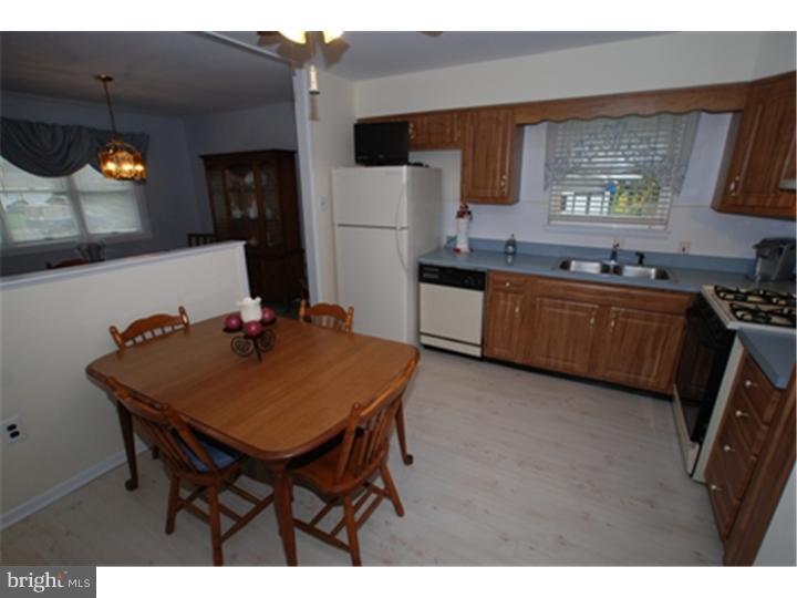 996 Marian Road Warminster, PA 18974 - Photo 2 of 14 Kitchen