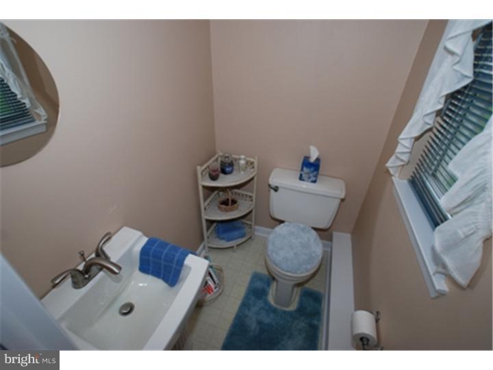 996 Marian Road Warminster, PA 18974 - Photo 11 of 14 Gallery Image 11