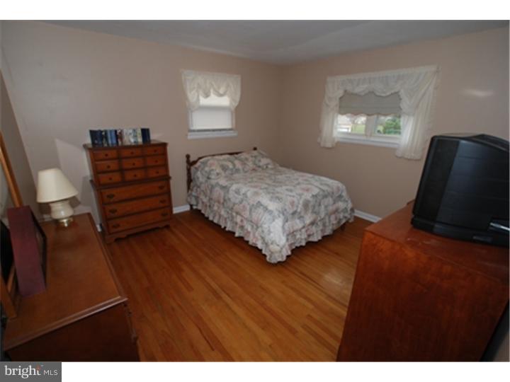 996 Marian Road Warminster, PA 18974 - Photo 7 of 14 Bedroom 2