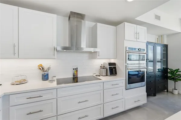 $5,000 | 920 North Osceola Avenue, Unit 210, Clearwater, FL 33755