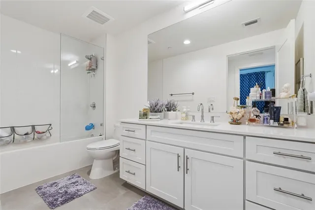 $9,000 | 920 North Osceola Avenue, Unit 210, Clearwater, FL 33755