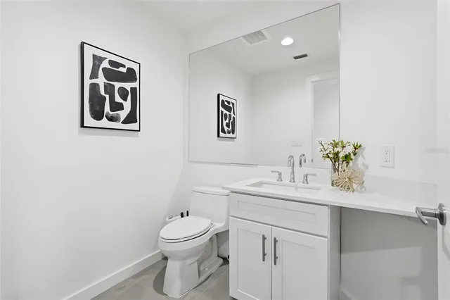 $9,000 | 920 North Osceola Avenue, Unit 210, Clearwater, FL 33755