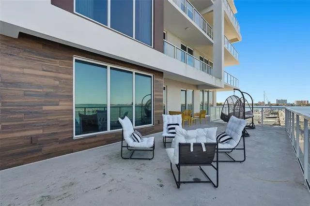 $9,000 | 920 North Osceola Avenue, Unit 210, Clearwater, FL 33755