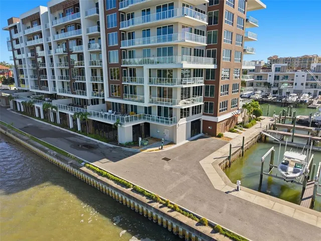 $9,000 | 920 North Osceola Avenue, Unit 210, Clearwater, FL 33755