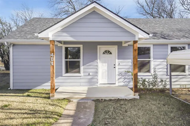 $1,350 | 401 Miller Street, Bowie, TX 76230