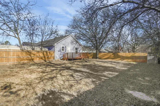 $1,350 | 401 Miller Street, Bowie, TX 76230