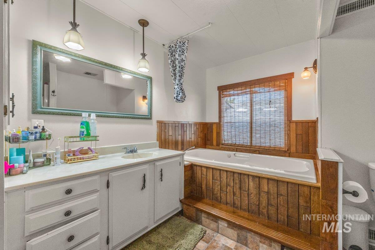 700 East Fairview Avenue, Unit 172 Meridian, ID 83642 - Photo 19 of 29