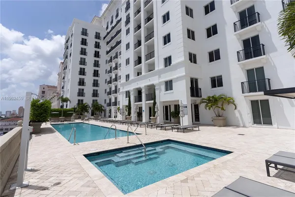 $951,900 | 10 Aragon Avenue, Unit 1105, Coral Gables, FL 33134