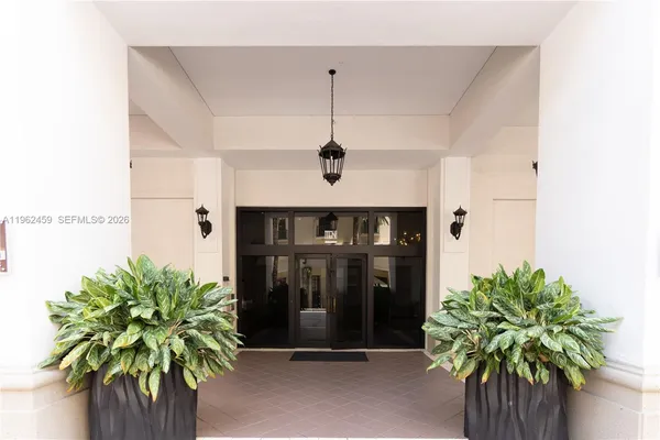 $951,900 | 10 Aragon Avenue, Unit 1105, Coral Gables, FL 33134