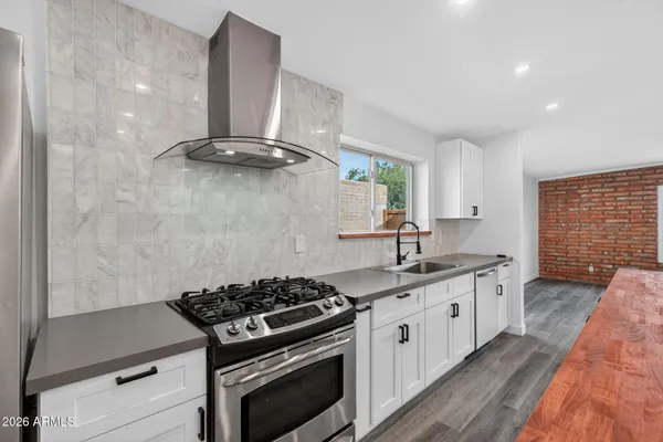 $647,000 | 1527 West Windrose Drive, Phoenix, AZ 85029