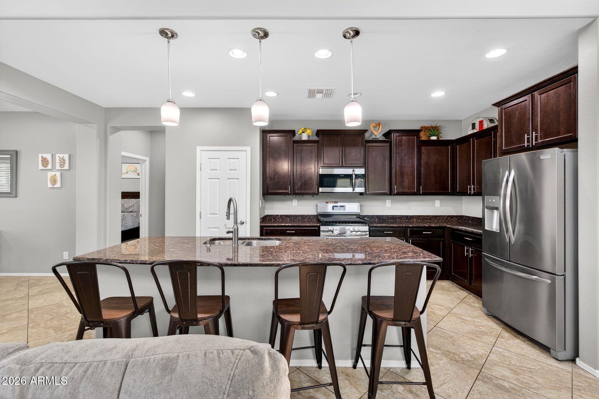 10840 West Saddlehorn Road Peoria, AZ 85383 - Photo 9 of 55 16-web-or-mls-016_A7400573