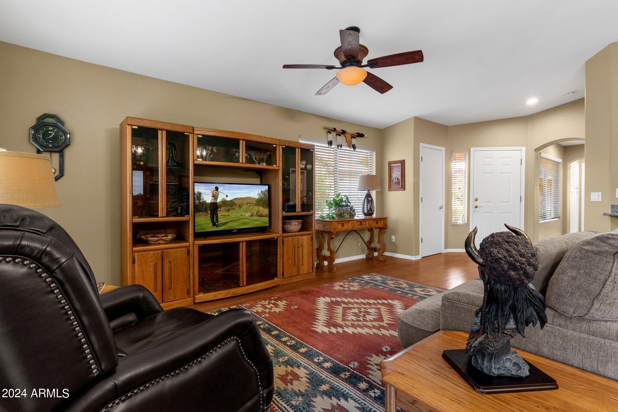 4700 East Walnut Road Gilbert, AZ 85298 - Photo 4 of 14 7-web-or-mls-4700-e-walnut-rd