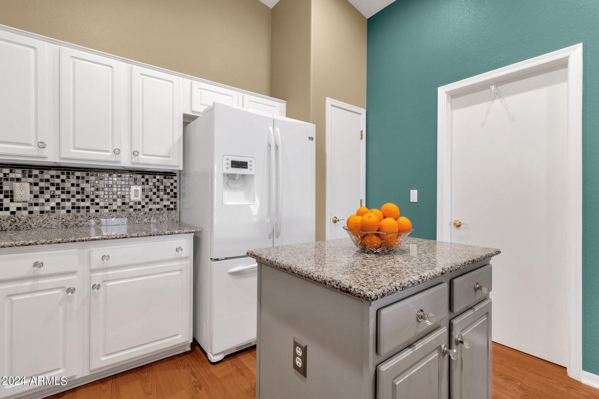 4700 East Walnut Road Gilbert, AZ 85298 - Photo 6 of 14 15-web-or-mls-4700-e-walnut-rd