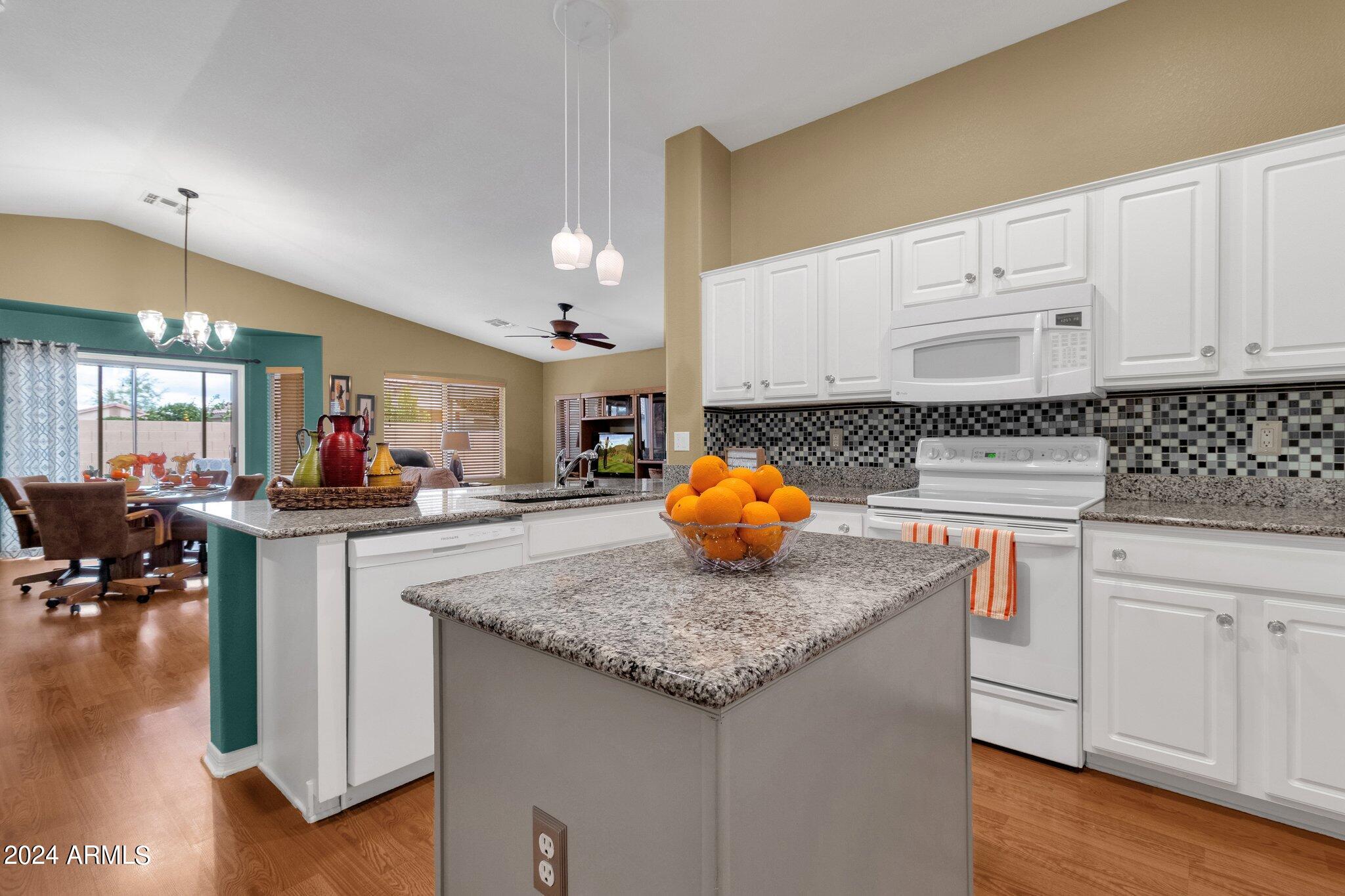 4700 East Walnut Road Gilbert, AZ 85298 - Photo 7 of 14 16-web-or-mls-4700-e-walnut-rd