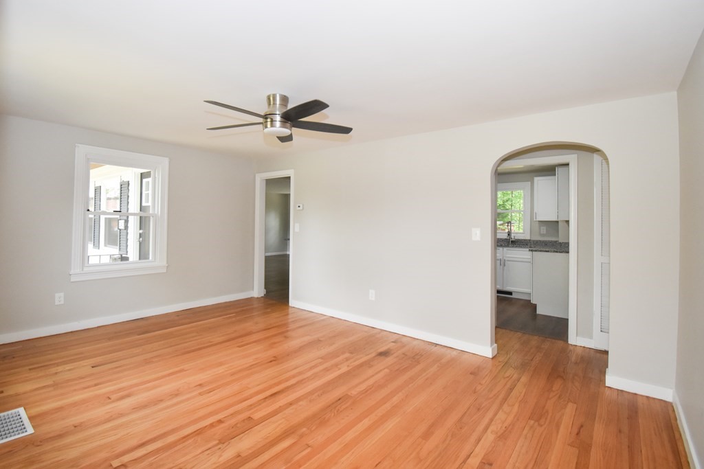 2402 Roosevelt Avenue Springfield, MA 01104 - Photo 38 of 38 Gallery Image 38
