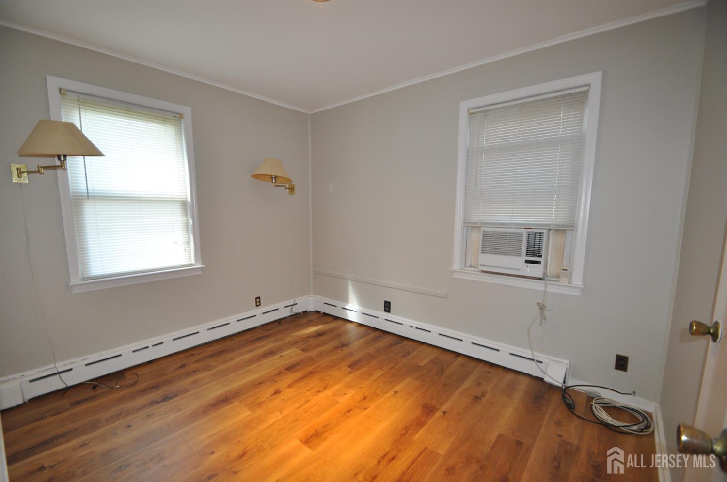 213 Old Post Road Edison, NJ 08817 - Photo 10 of 18 a room with a window