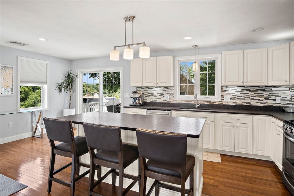 95 Maplewood Road Lynn, MA 01904 - Photo 3 of 39 Gallery Image 3