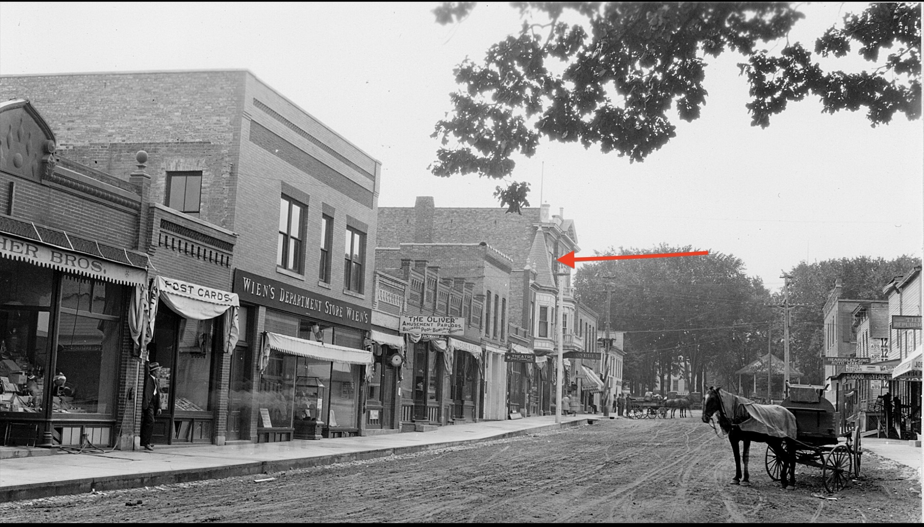 216 Main Street Woodstock, IL 60098 - Photo 4 of 29