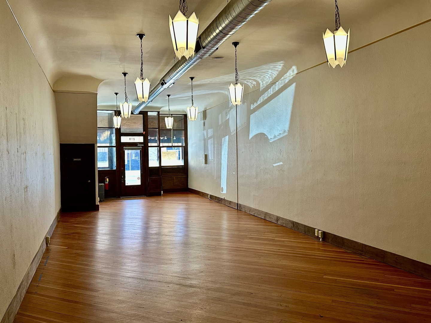 216 Main Street Woodstock, IL 60098 - Photo 6 of 34