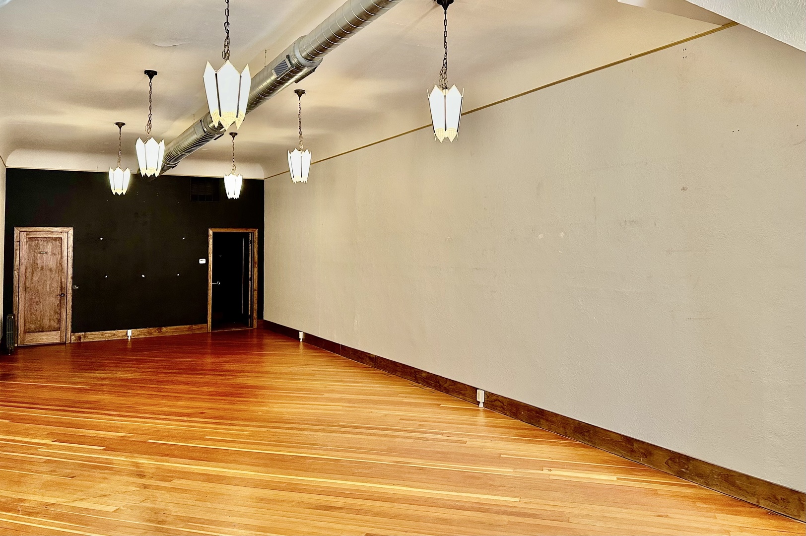 216 Main Street Woodstock, IL 60098 - Photo 7 of 34