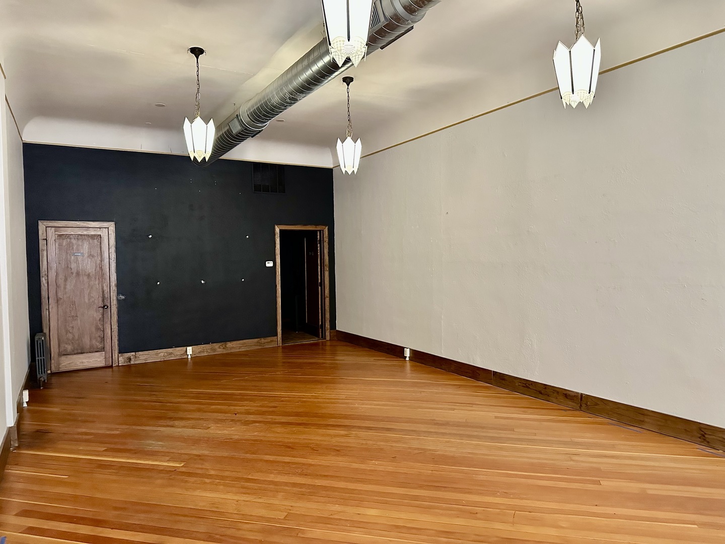 216 Main Street Woodstock, IL 60098 - Photo 8 of 34