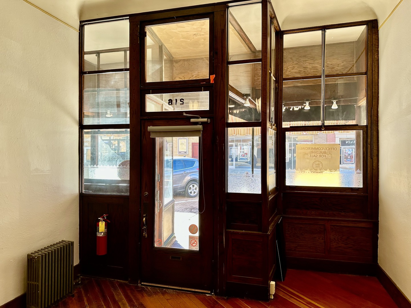 216 Main Street Woodstock, IL 60098 - Photo 9 of 34