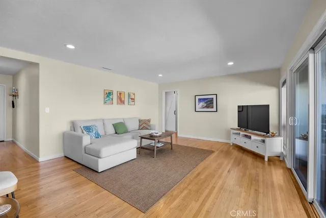 $1,350,000 | 2407 Ripley Avenue, Redondo Beach, CA 90278