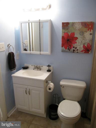 8307 Windfall Road Springfield, VA 22153 - Photo 11 of 26 Bath