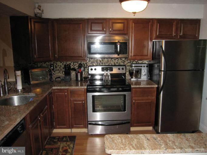 8307 Windfall Road Springfield, VA 22153 - Photo 14 of 26 Kitchen