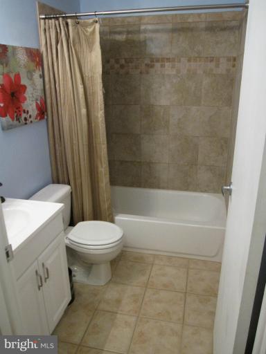 8307 Windfall Road Springfield, VA 22153 - Photo 20 of 26 Bath
