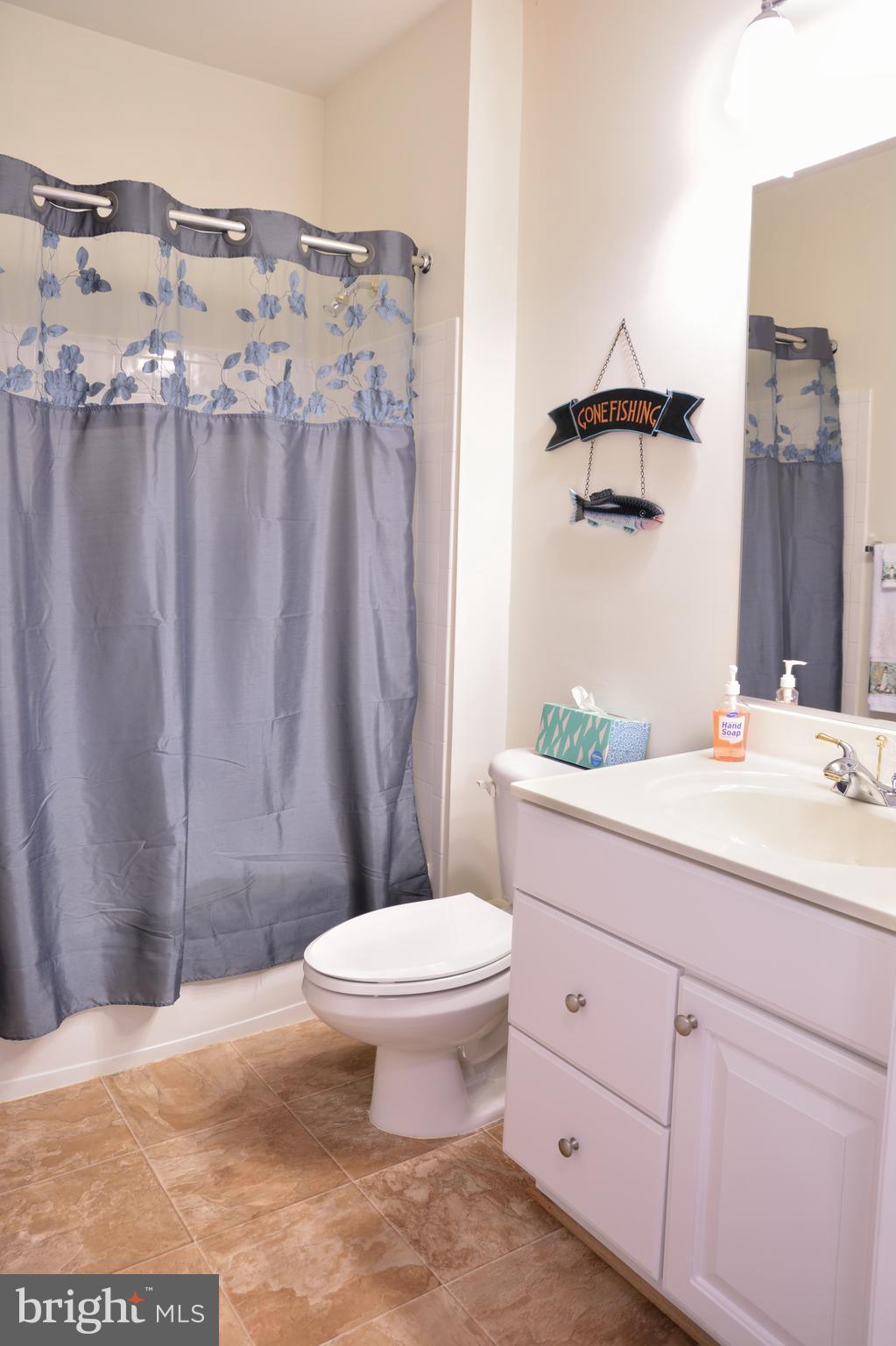 7305 Maplecrest Road, Unit 406 Elkridge, MD 21075 - Photo 15 of 26 Guest Full Bath