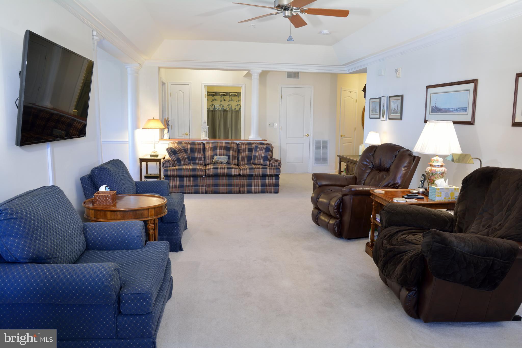7305 Maplecrest Road, Unit 406 Elkridge, MD 21075 - Photo 9 of 26 Great Room