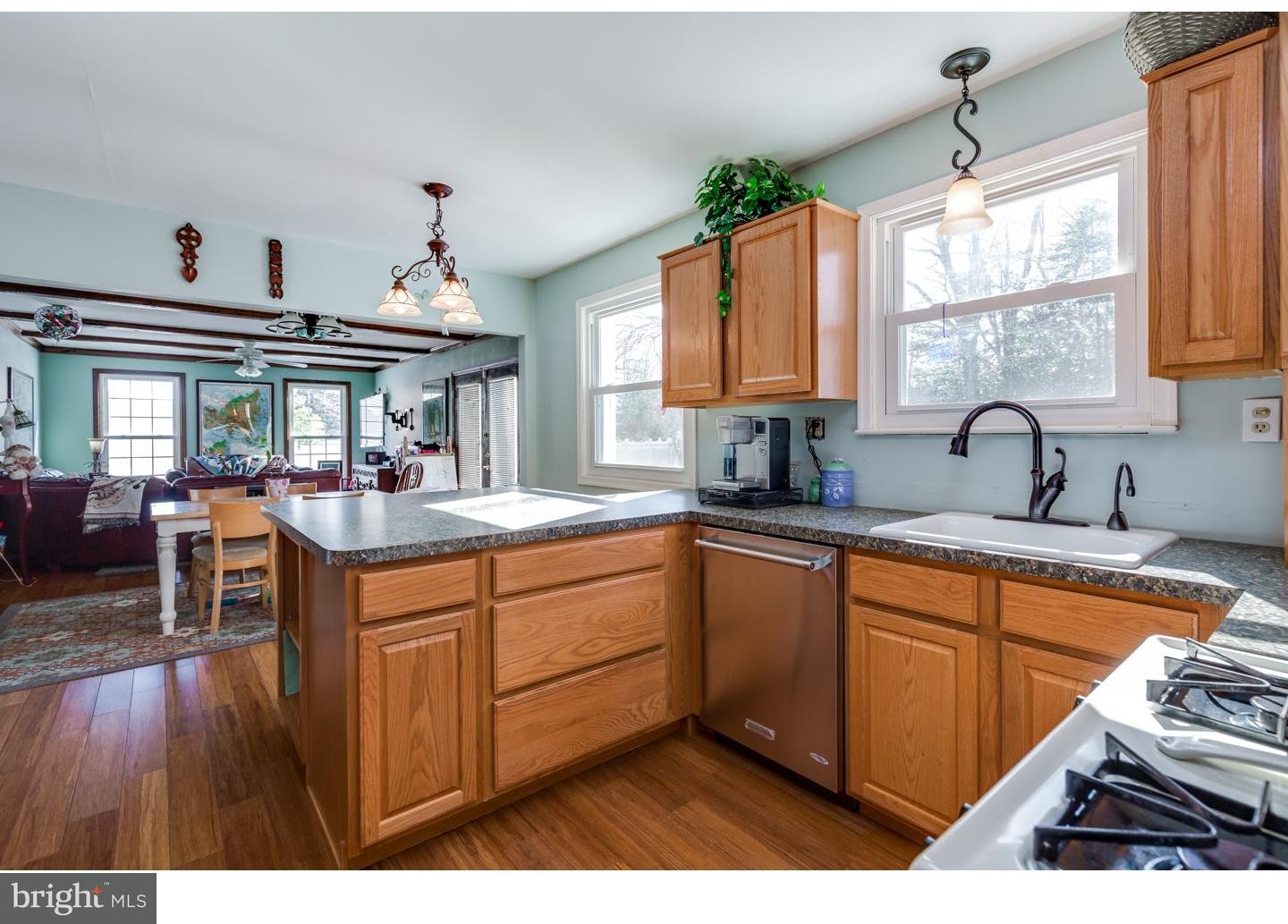 54 Euston Road South Evesham, NJ 08053 - Photo 6 of 24 Kitchen