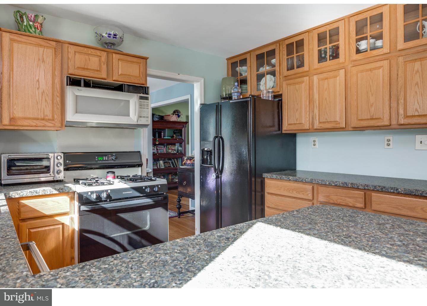 54 Euston Road South Evesham, NJ 08053 - Photo 8 of 24 Kitchen